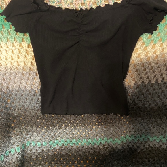 Hollister Off the Shoulder top - Picture 3 of 3